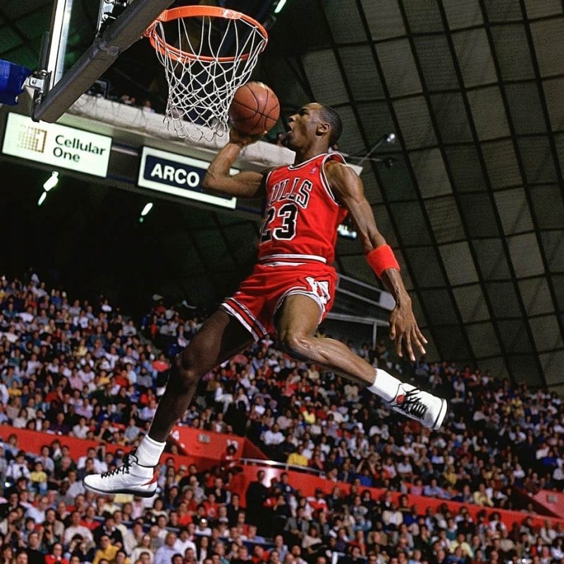10 Most Popular Michael Jordan Dunk Hd FULL HD 1080p For PC Background 2022 free download lhistoire de la photo du dunk mythique de michael jordan cool kicks 800x800
